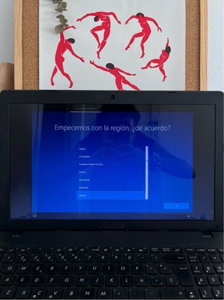 Portátil ASUS 15.6” Rápido + Cargador + Ratón