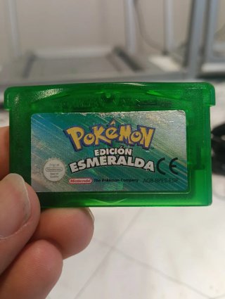 Game Boy Advance SP + Cargador + Juegos Pokémon