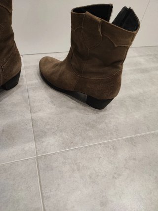 Botines de ante marrones
