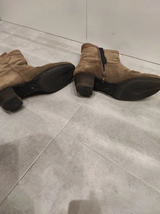 Botines de ante marrones