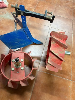 Arado para motocultor azul