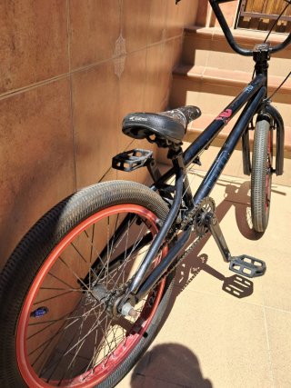 Bicicleta BMX Monty Negra