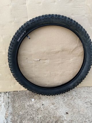 Cubierta BMX Monty