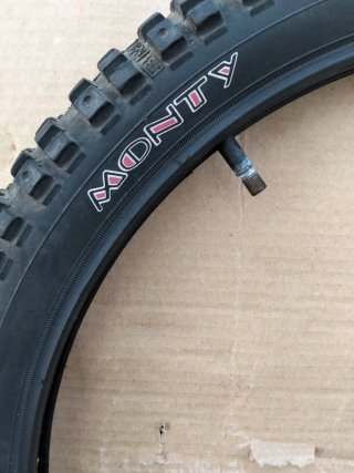 Cubierta BMX Monty