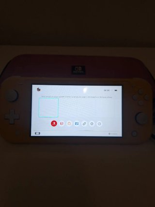 Nintendo Switch Lite Amarilla + Funda y Cargador