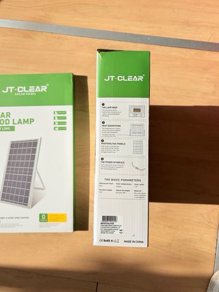 Foco Solar con Panel Solar y Control Remoto 600W