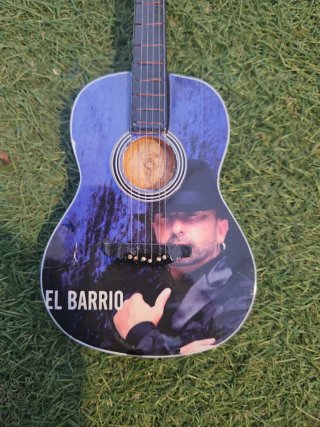 Miniatura Guitarra El Barrio