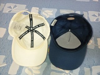 Gorras militar y Porsche