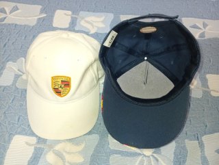 Gorras militar y Porsche
