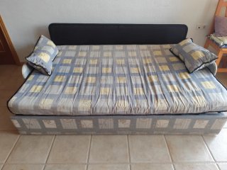 Sofá Cama antiguo pero muy cómodo.