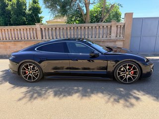 Porsche Taycan 2021