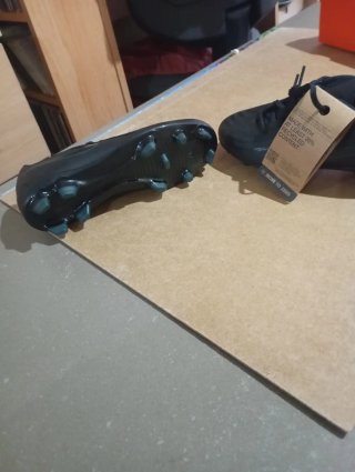 Botas de fútbol Nike niño talla 35,5 y36