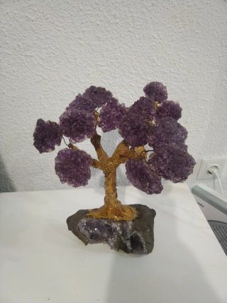 Adorno con pietre ametista