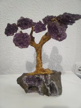 Adorno con pietre ametista