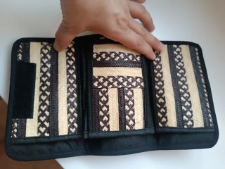 Cartera de bambú hecha a mano