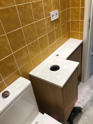 Servicios del fontanero y electricidad