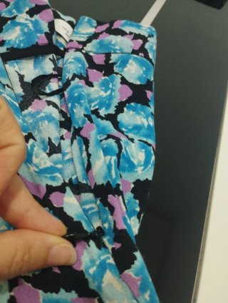 Falda larga estampada con abertura delantera