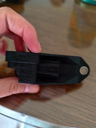 Sensor de impacto B2310D4CAV8+