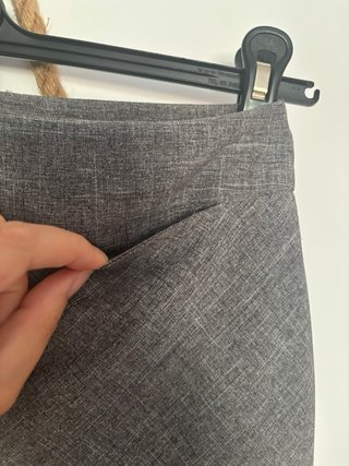 Falda midi gris oficina