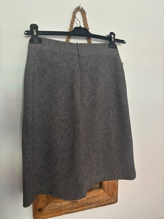 Falda midi gris oficina
