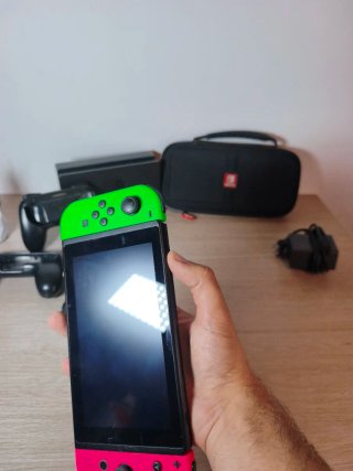 Nintendo Switch V2 (2021)