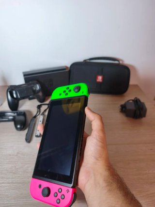Nintendo Switch V2 (2021)