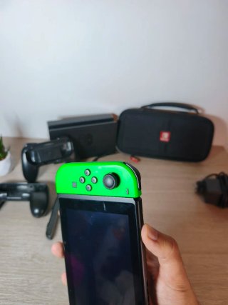Nintendo Switch V2 (2021)