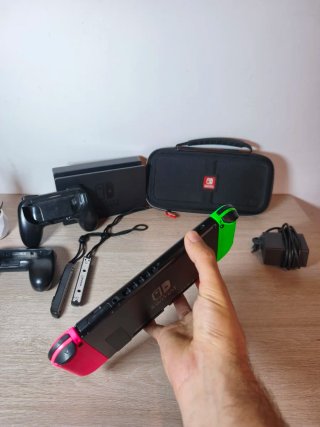 Nintendo Switch V2 (2021)
