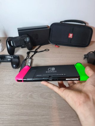 Nintendo Switch V2 (2021)