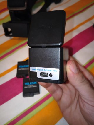 GoPro Hero 6 Black + 3 Baterías + Soporte Cabeza