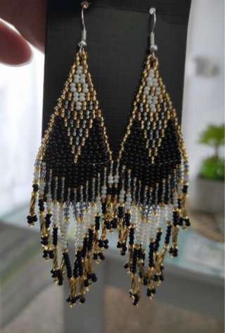 Pendientes largos de abalorios