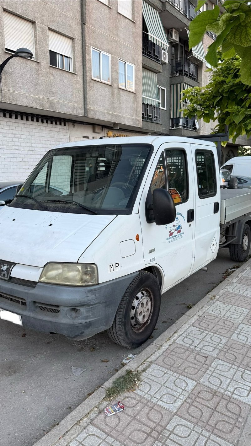 Peugeot Boxer 2.8 HDI CHASIS Doble Cabina - foto 1