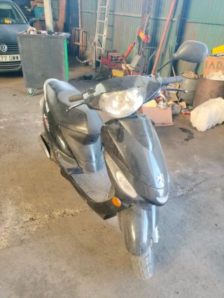 Peugeot V-clic 49cc Scooter Negra