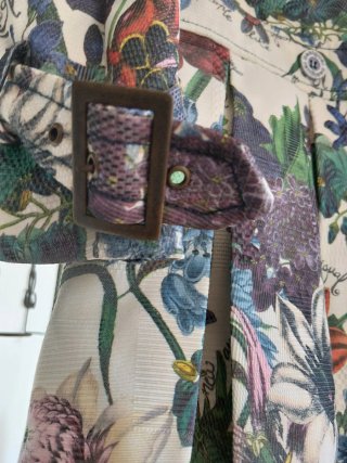Chaqueta Desigual floral Talla S (36)