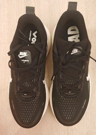 Nike Vomero 18 Talla 40.5