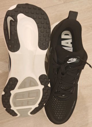 Nike Vomero 18 Talla 40.5