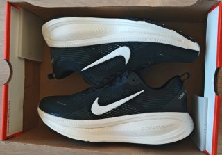 Nike Vomero 18 Talla 40.5