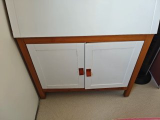 Scrivania Ikea in legno e bianco