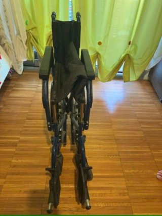 Silla de ruedas plegable