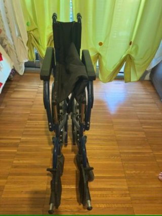Silla de ruedas plegable