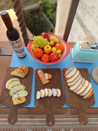 Variedad de panes  realistas para  casa de muñecas