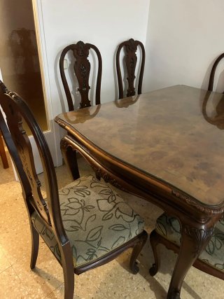 Mesa de comedor y 6 sillas