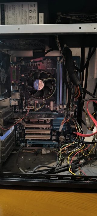 Torre PC Cooler Master Negra