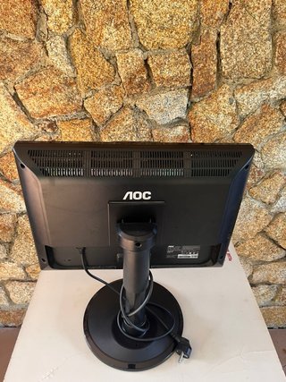 Monitor AOC 2217Pwc 22 con Webcam