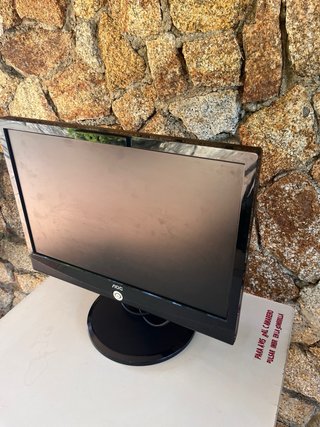 Monitor AOC 2217Pwc 22 con Webcam