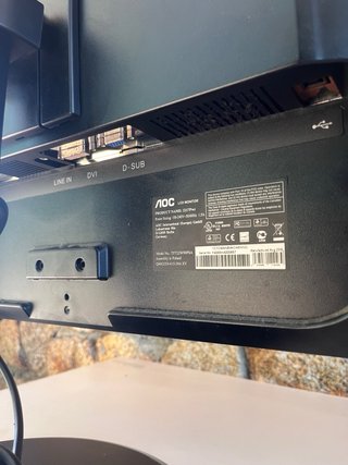 Monitor AOC 2217Pwc 22 con Webcam