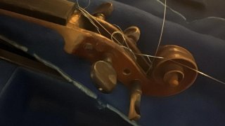 Duo di violini antichi in custodia