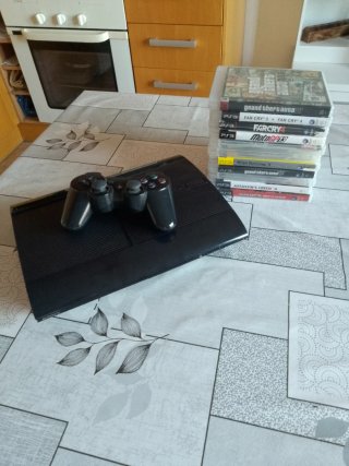 PlayStation3. 500,GB Negra + Mando y Juegos