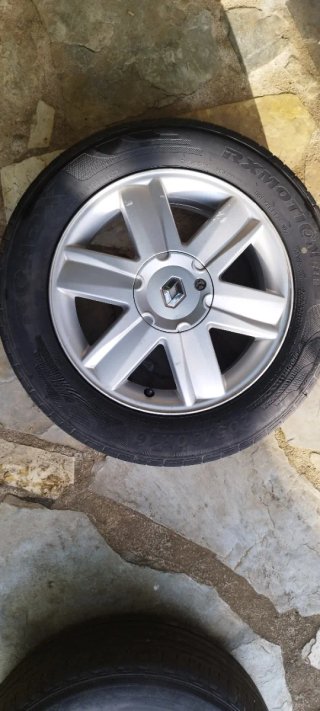 Llantas Renault 4 unidades