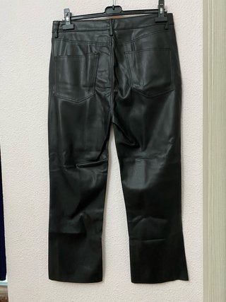 Pantalón efecto piel Zara
